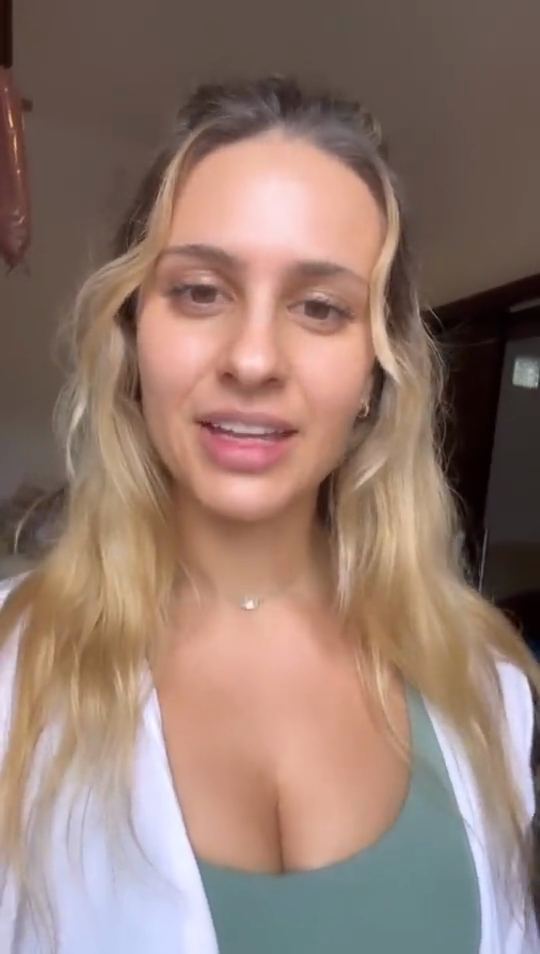 Alumna de Cre-Siendo contando su testimonio